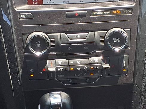 Used 2019 Ford Explorer XLT w/ Equipment Group 202A FWD image 16