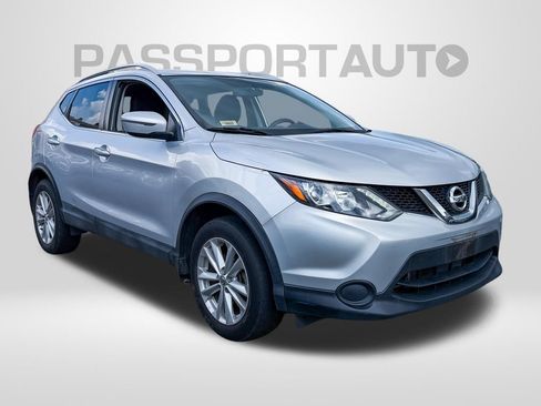 Used 2018 Nissan Rogue Sport SV AWD/4WD image 2