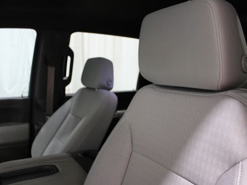 Used 2022 Chevrolet Silverado 2500 LT w/ Convenience Package image 4