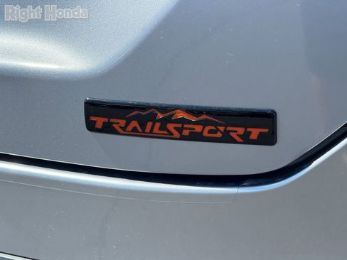 Used 2025 Honda Pilot TrailSport image 10