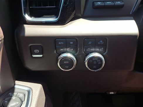 New 2026 GMC Sierra 1500 Denali w/ Denali Reserve Package AWD/4WD image 16