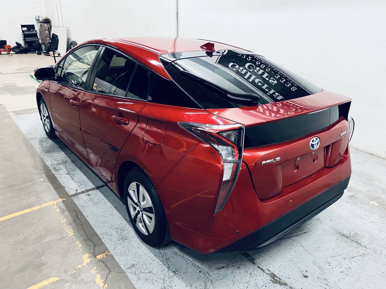Used 2018 Toyota Prius Three FWD image 10