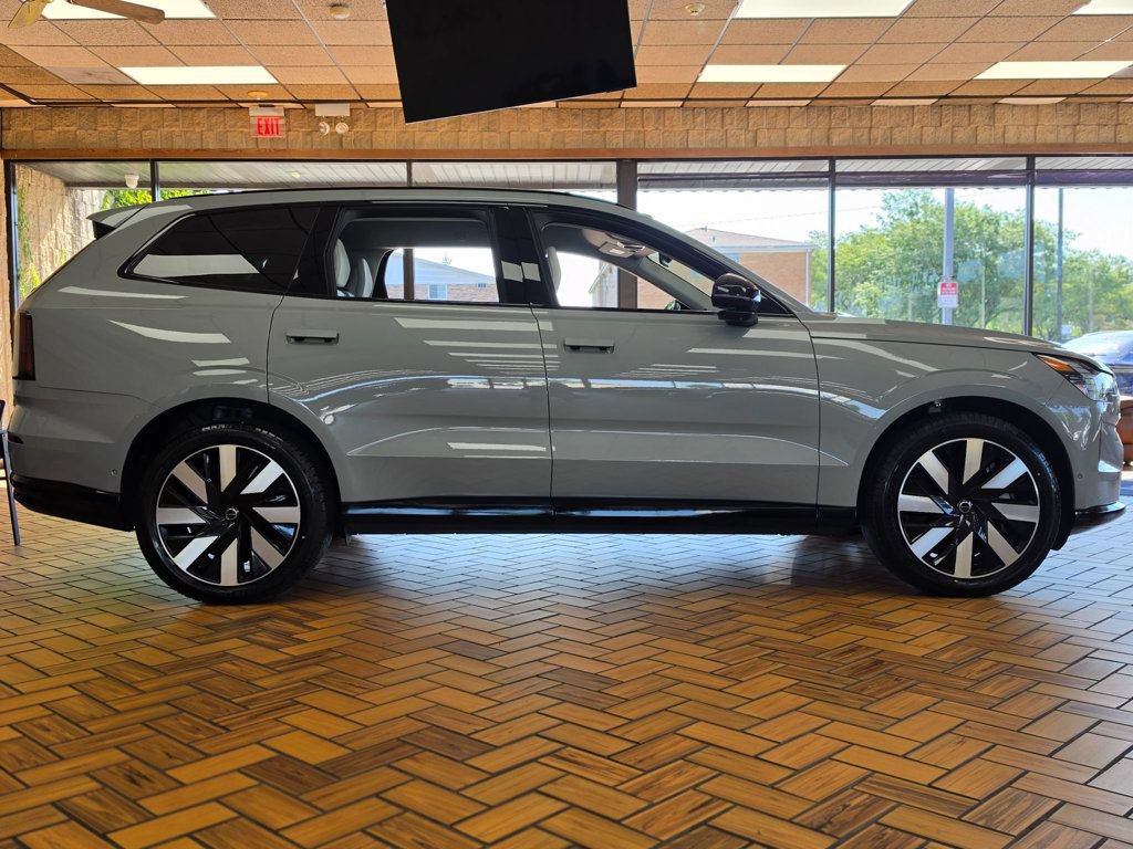 Used 2025 Volvo EX90 Ultra AWD/4WD image 7