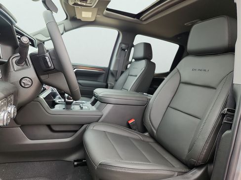 New 2026 GMC Sierra 1500 Denali w/ Denali Reserve Package AWD/4WD image 17