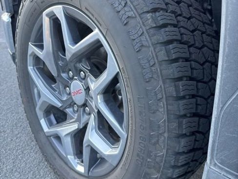 Used 2023 GMC Sierra 1500 SLE image 10