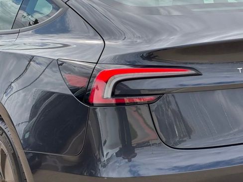 Used 2025 Tesla Model 3 Long Range image 7