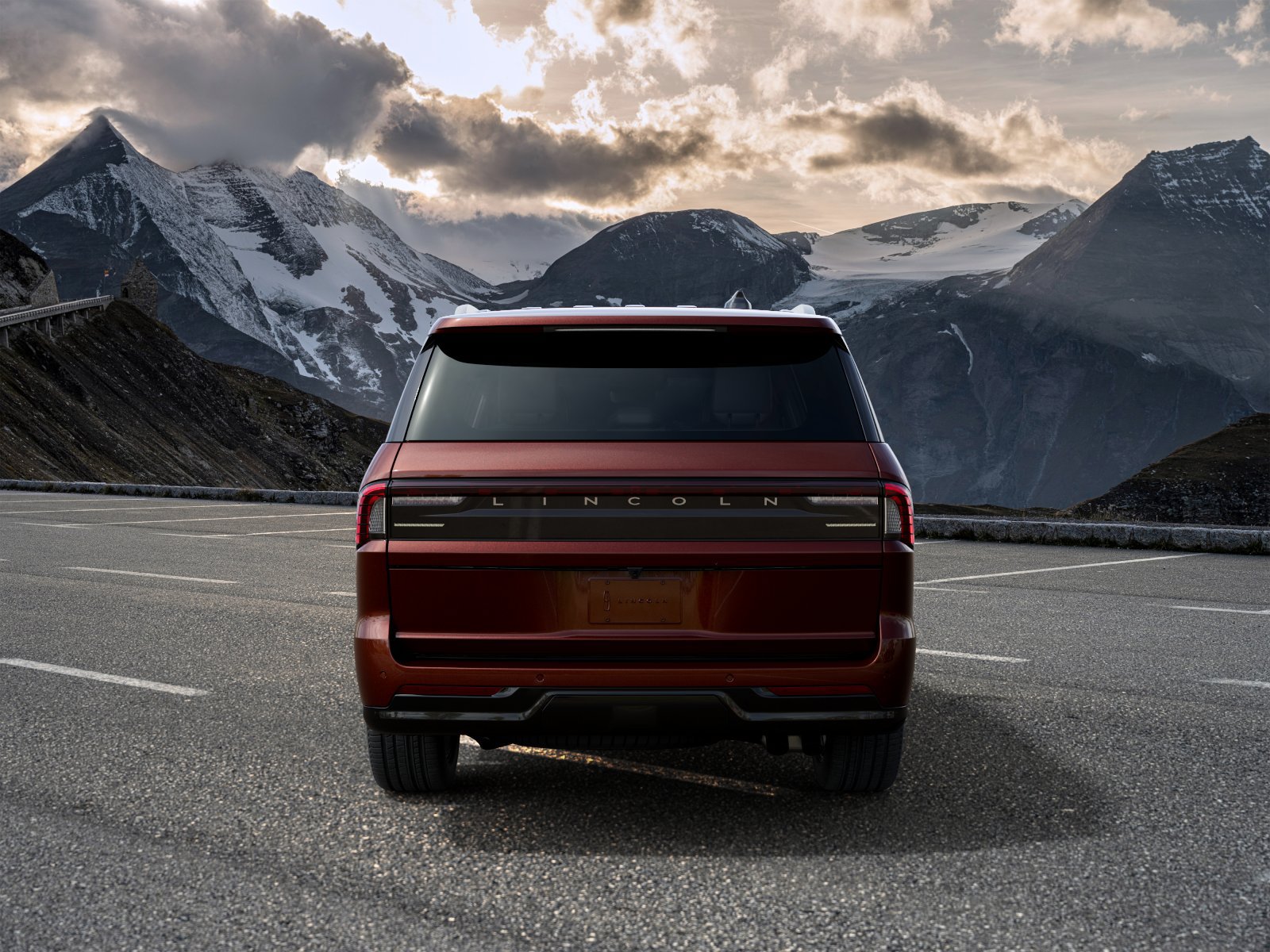 New 2027 Lincoln Navigator Reserve AWD/4WD image 4
