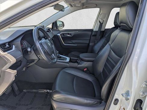 Used 2021 Toyota RAV4 XLE Premium FWD image 16