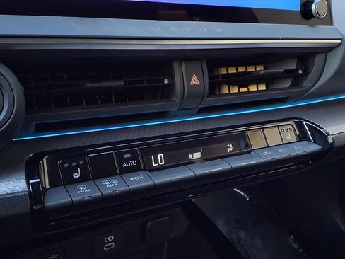 Certified 2023 Toyota Prius XLE image 10