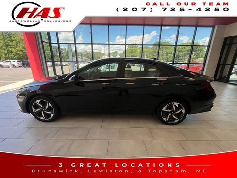 Used 2023 Hyundai Elantra Limited w/ Cargo Package FWD image 2