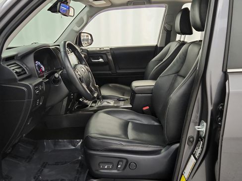 Used 2021 Toyota 4Runner Limited AWD/4WD image 18