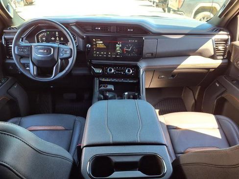 Used 2024 GMC Sierra 1500 AT4 w/ Technology Package image 4