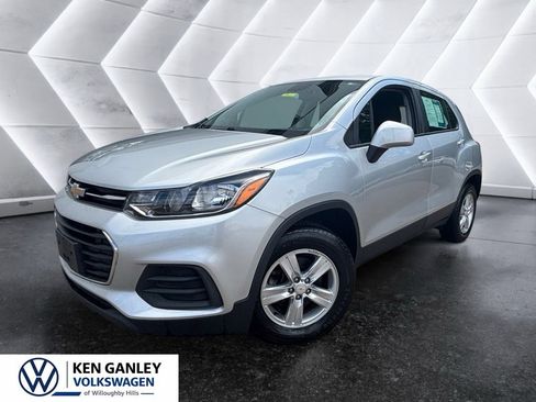 Used 2018 Chevrolet Trax LS AWD/4WD image 1