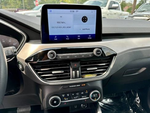 Used 2020 Ford Escape SE image 22