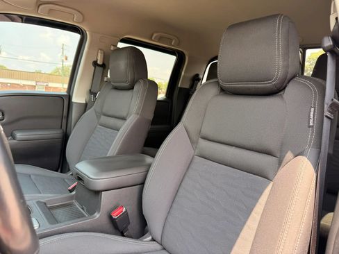 Used 2022 Nissan Frontier SV AWD/4WD image 16