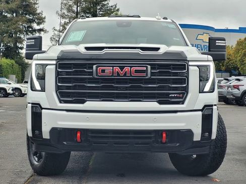 Used 2025 GMC Sierra 2500 AT4 w/ AT4 Premium Plus Package image 3
