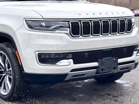 Used 2022 Jeep Wagoneer Series III w/ Premium Group I image 2