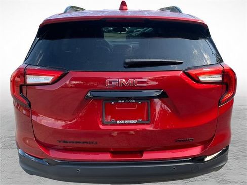 Used 2023 GMC Terrain SLT w/ Tech Package AWD/4WD image 4