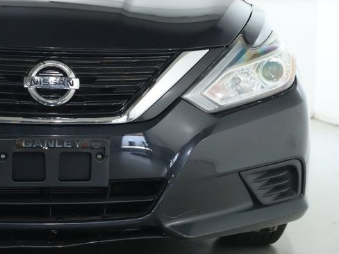 Used 2018 Nissan Altima 2.5 S w/ S Convenience Package FWD image 8