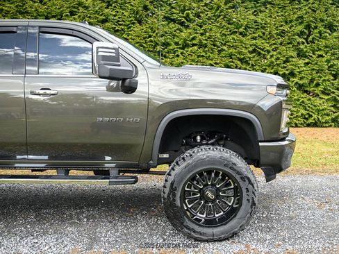 Used 2023 Chevrolet Silverado 3500 High Country image 11