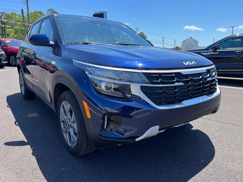 Used 2026 Kia Seltos LX FWD image 9