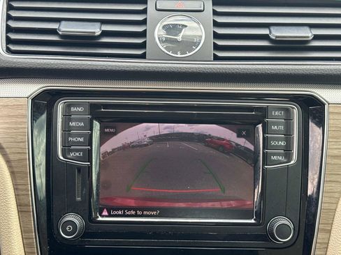 Used 2017 Volkswagen Passat 1.8T SE image 26