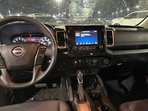 Used 2022 Nissan Frontier SV RWD image 11
