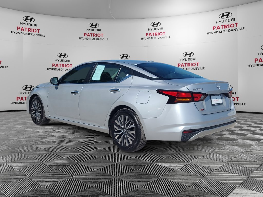 Used 2024 Nissan Altima 2.5 SV FWD image 5