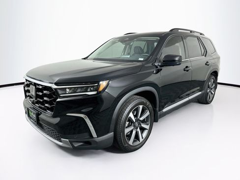 Used 2023 Honda Pilot Elite image 3