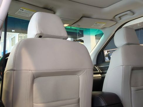 Used 2016 Ford Explorer Platinum image 20