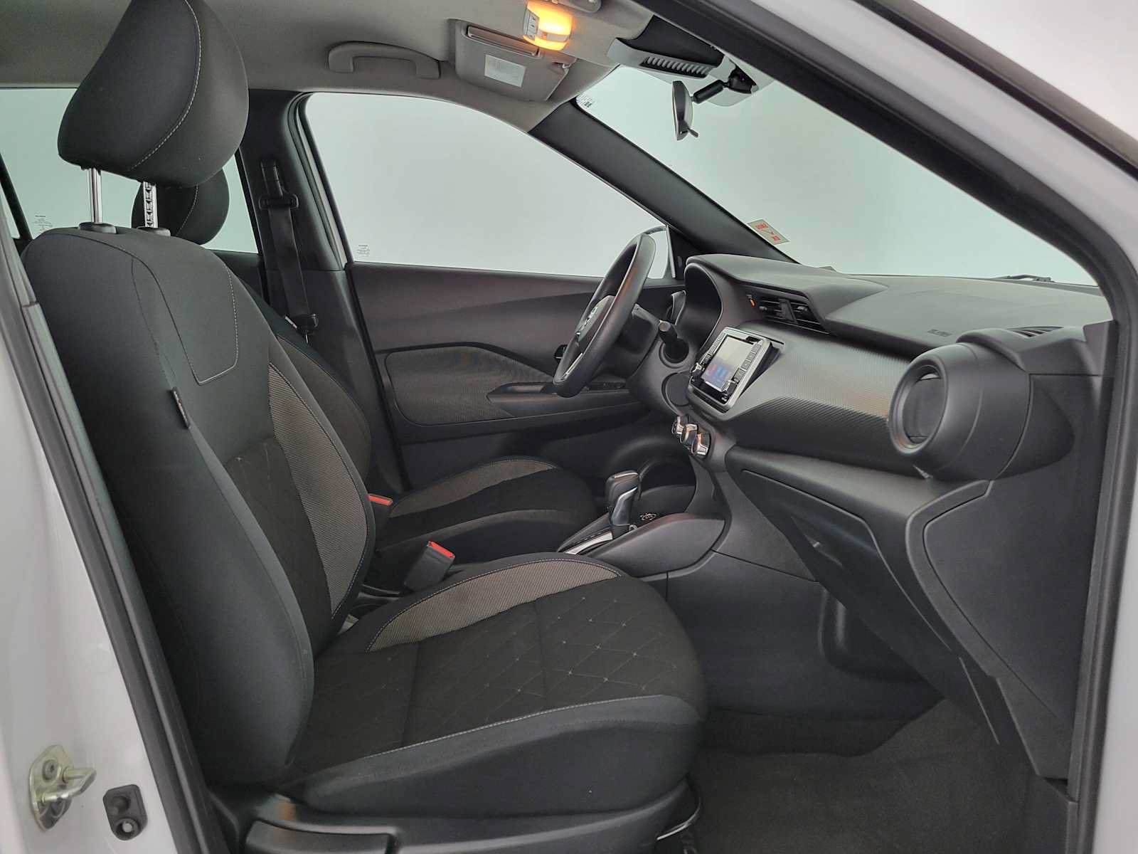 Used 2020 Nissan Kicks S FWD image 10