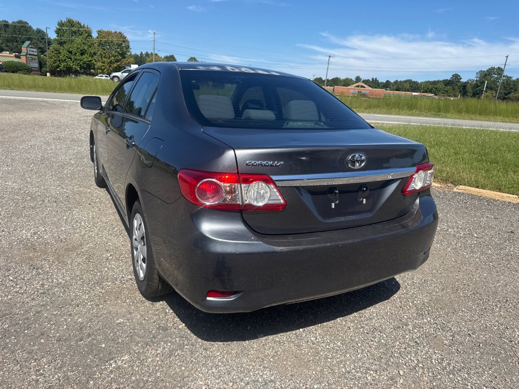 Used 2013 Toyota Corolla L FWD image 4