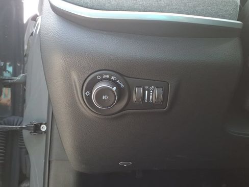 Used 2023 Jeep Compass Latitude AWD/4WD image 15