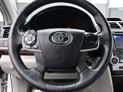 Used 2014 Toyota Camry XLE image 20