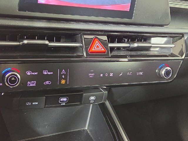 Certified 2025 Kia Niro LX FWD image 18