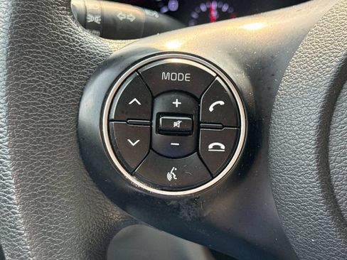 Used 2021 Kia Soul LX FWD image 29