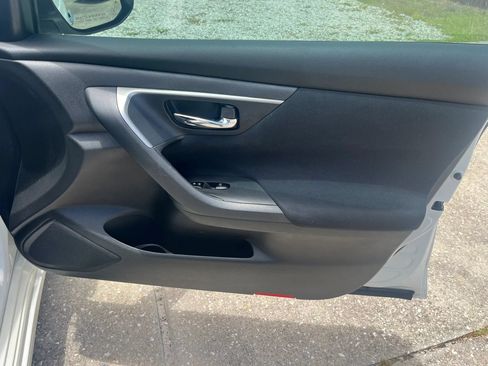 Used 2015 Nissan Altima 2.5 SV w/ Convenience Package FWD image 33