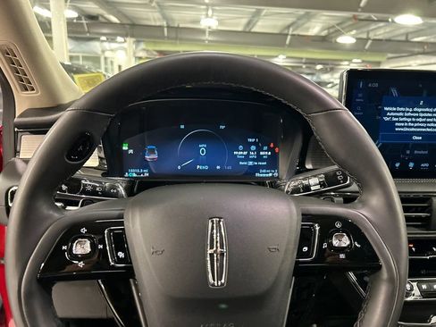 Certified 2023 Lincoln Corsair AWD w/ Equipment Group 101A image 11