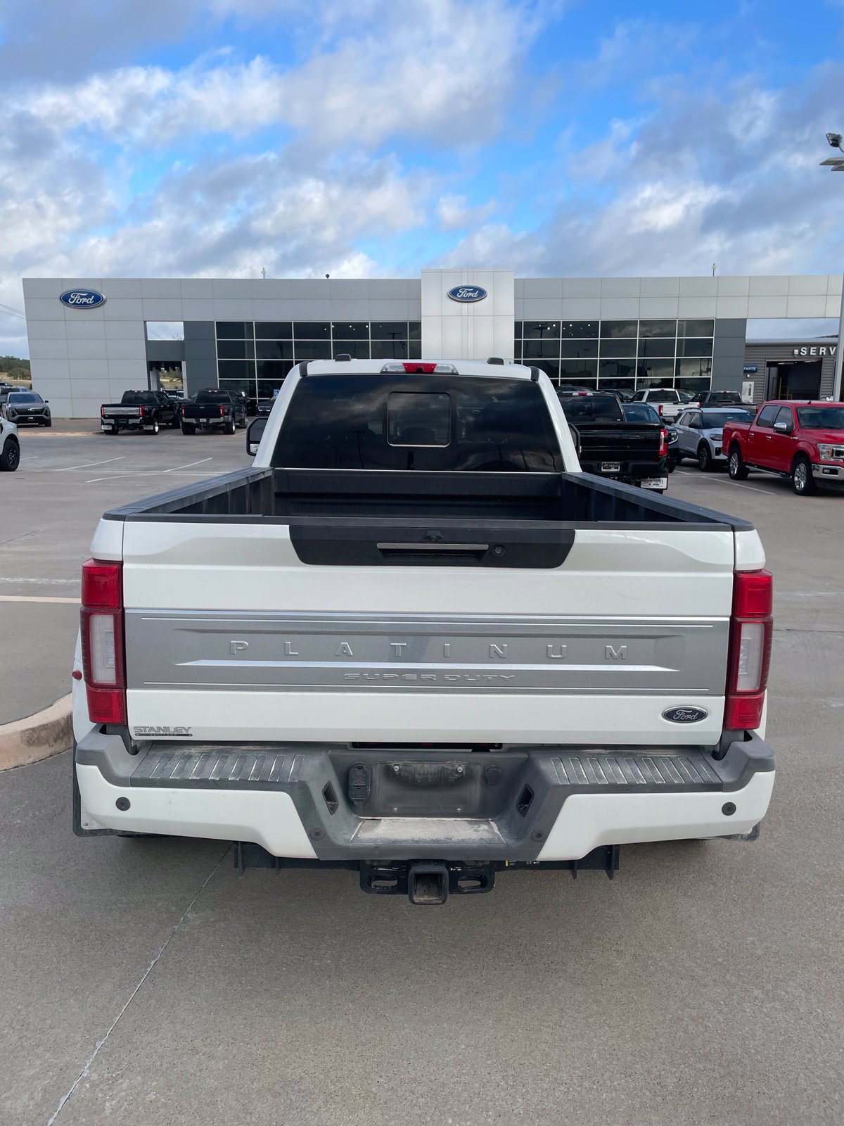 Used 2022 Ford F350 Platinum w/ FX4 Off-Road Package AWD/4WD image 5
