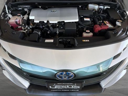 Used 2019 Toyota Prius Prime Advanced FWD image 24