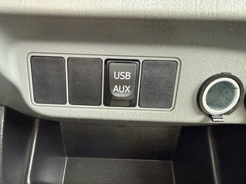 Used 2013 Toyota Tacoma 2WD Regular Cab image 18