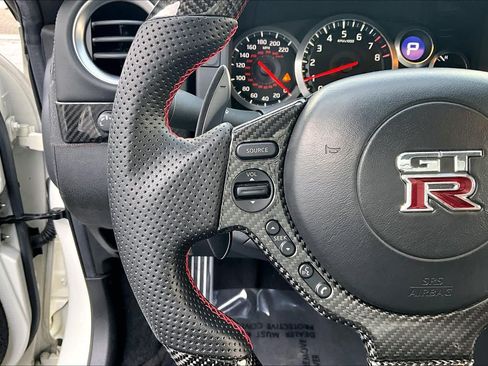 Used 2010 Nissan GT-R Premium AWD/4WD image 21