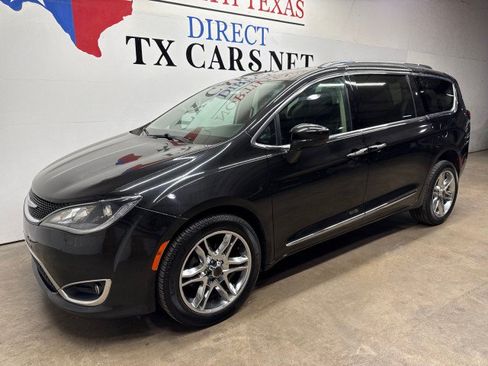 Used 2020 Chrysler Pacifica Touring-L FWD image 15