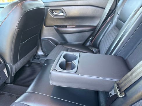 Used 2025 Nissan Rogue SV image 43