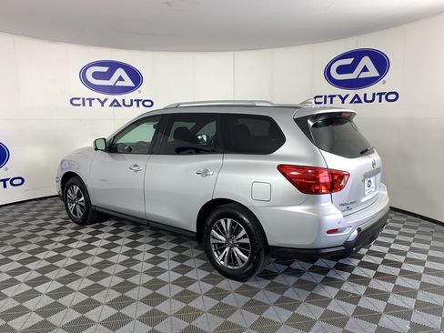 Used 2019 Nissan Pathfinder SL FWD image 5