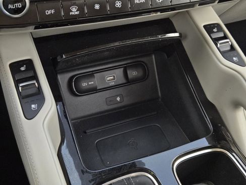 Used 2022 Kia Telluride EX w/ EX Premium Package FWD image 29