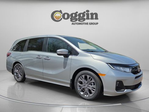 New 2026 Honda Odyssey Touring image 7