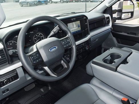 New 2025 Ford F250 XL image 4