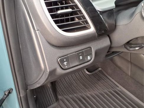 Used 2025 Kia Seltos S image 20