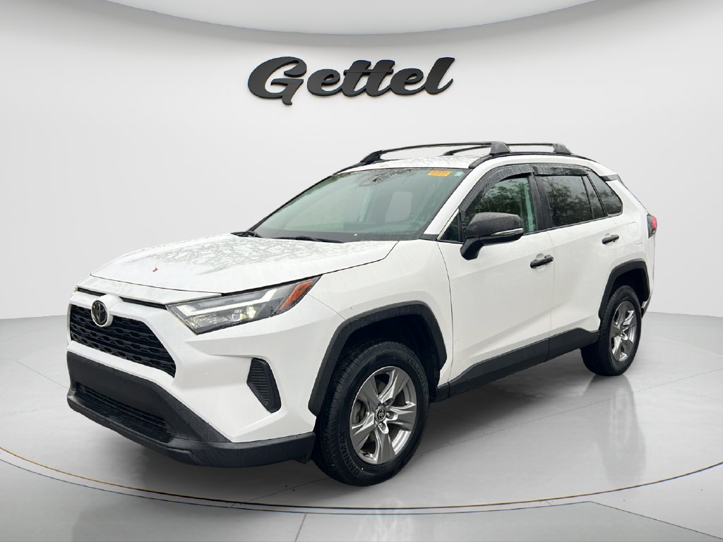 Used 2024 Toyota RAV4 XLE AWD/4WD image 1